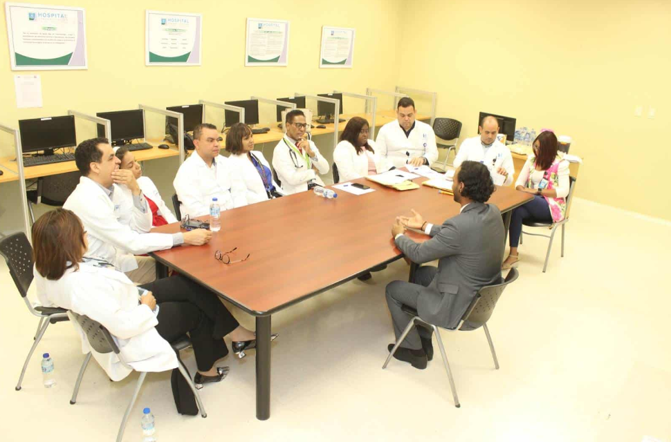 Hospital Ney Arias Lora entrevista a más de 80 doctores para optar por residencias médicas